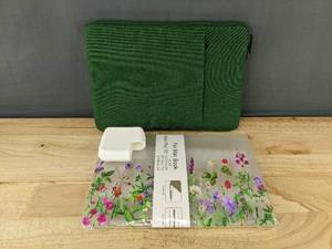 lot 682 image: Brand New Green Laptop Bag with MacBook Pro 13 Case