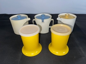 lot 46 image: Set of 5 Vintage Tupperware Creamers and Yellow Sugar Shakers