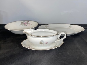 lot 58 image: Set of 3 Fine China Serving Pieces by Pfaltzgraff Nancy Floral Pattern