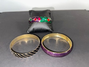 lot 73 image: Set of 3 Vintage Metal Bangle Bracelets with Colorful Designs