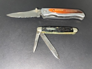 lot 75 image: Lot of 2 Pocket Knives Sheffield Stainless Steel and Vintage Folding Knife