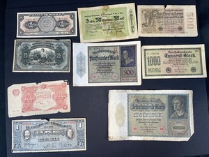 lot A-81 image: Collection of 10 Vintage World Banknotes Including Germany, Mexico, and Russia