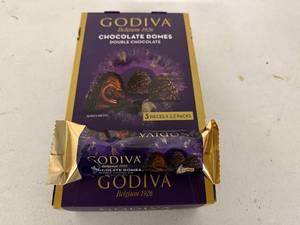 lot 322 image: SSS. 12x Godiva Chocolate Domes Double Chocolate