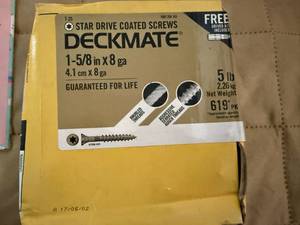 lot 22 image: 30lb Deckmate  Deck Screws 1 58in x 8ga Torx