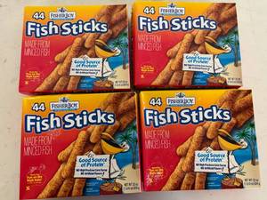 lot 94 image: G. 4x 44ct FisherBoy Fish Sticks