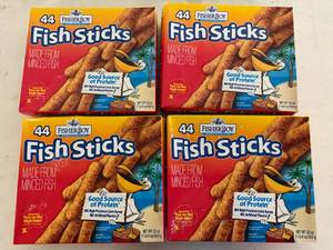 lot 96 image: G. 4x 44ct FisherBoy Fish Sticks