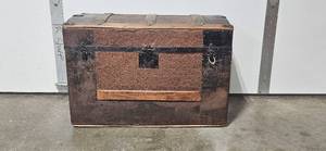 lot 5 image: Antique Steamer Trunk with Embossed Panels and Child Print Liner