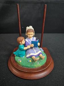 lot 28 image: Amish Heritage Collection Sarah and Maggie Limited Edition Figurine