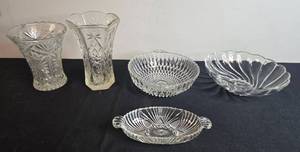 lot 71 image: Collection of 5 Pressed Glass Vases and Bowls
