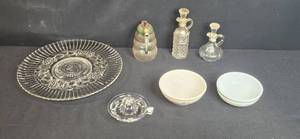 lot 135 image: Vintage Glass Servingware and Syracuse China Bowls Collection