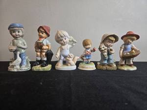 lot 145 image: Collection of Vintage Porcelain Children Figurines Including Avon, Rust Craft, German and Japanese Pieces