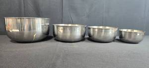 lot 158 image: Set of 4 Stainless Steel Mixing Bowls