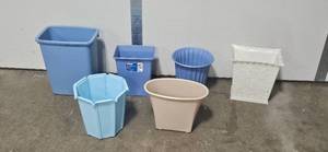 lot 166 image: Set of 6 Assorted Plastic Wastebaskets Trash Cans