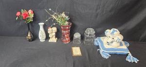 lot 172 image: Home Decor Collection with Vases, Decorative Jars, and Figurines