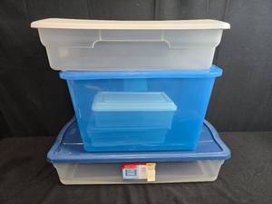 lot 268 image: Lot of Plastic Storage Totes with Lids Assorted Sizes