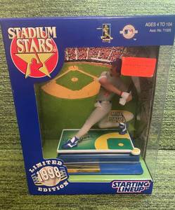 lot 5 image: 1998 Starting Lineup Mike Piazza Limited Edition Stadium Stars
