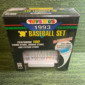 lot 37 image: 1993 TOYSRUS Baseball Factory Sealed Set
