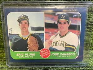 lot 55 image: 1986 Fleer Baseball Jose Canseco Rookie