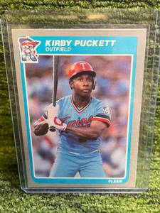lot 110 image: 1985 Fleer Kirby Puckett Rookie