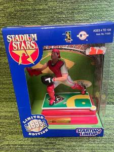 lot 115 image: 1998 Ivan Rodriguez Starting Lineup Limited Edition New in Box