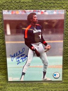 lot 10F image: J.R. Richard Autographed 8 x 10 Photo with inscription