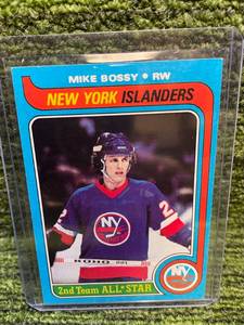 lot 156 image: 1979 Topps NHL Mike Bossy