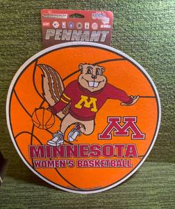 lot 186 image: Minnesota U of M Womens Basketball Pennant