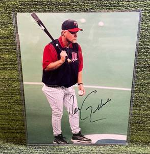 lot 170C image: Twins Ron Gardenire Autographed 8 x 10 Photo