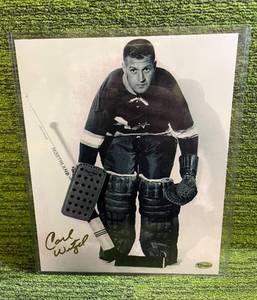 lot 10E image: Carl Wetzel Autographed 8 x 10 Photo with Authenticity