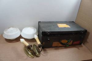 lot 263 image: Vintage Light Fixtures