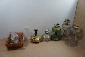 lot 264 image: Vintage Oil Lamps