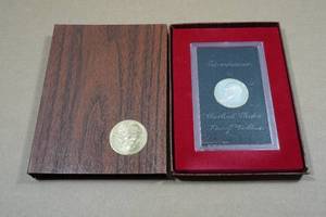 lot 16 image: 1971 Eisenhower Silver Dollar Coin