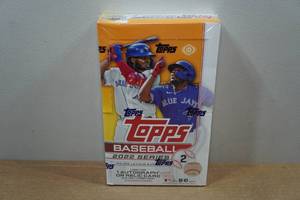 lot 22 image: 2022 Topps Series Two Hobby Box of Baseball Card Packs