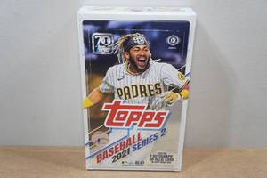 lot 24 image: 2021 Topps Series Two Hobby Box of Baseball Card Packs