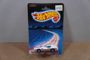 lot 30 image: Hot Wheels Corvette Stingray