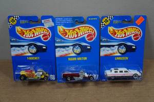 lot 32 image: 3 Hot Wheels - T-Bucket, Rigor-Motor, Limozeen