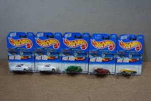 lot 60 image: 5 Hot Rod Magazine Hot Wheels