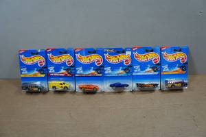 lot 63 image: 6 Hot Wheels - Vintage Subsets