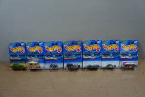 lot 73 image: 7 Virtual Collection Hot Wheels