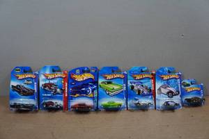 lot 74 image: 7 Hot Wheels - Subsets