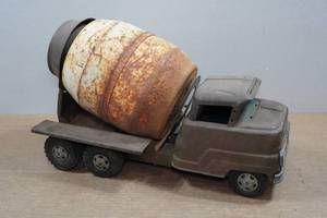 lot 97 image: Vintage Structo Ready Mix Concrete Truck