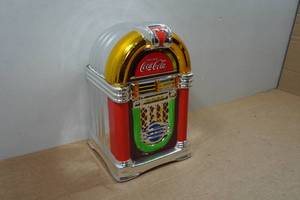 lot 114 image: Vintage Coca-Cola Cookie Jar
