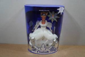 lot 129 image: Special Edition Holiday Princess Cinderella Doll