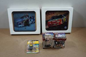 lot 158 image: Nascar Collectibles - Wall Clocks, Bobblehead