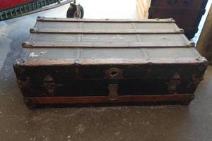 lot 290 image: Antique Wood Chest