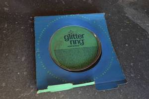 lot 292 image: Antique Port-A-Wall Glitter Ring Whitewall Beauty Ring - 14