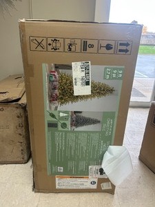 lot 2 image: 9ft Pre-Light EZ Connect Christmas Tree - MSRP $600