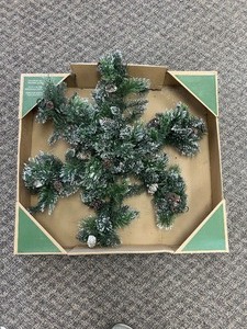 lot 53 image: Holiday Decorative Snowflake