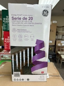 lot 61 image: GE Twinkling Ice Crystals 20ct - MSRP $50