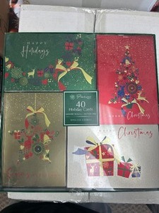 lot 74 image: Pinecone 40 Holiday Cards